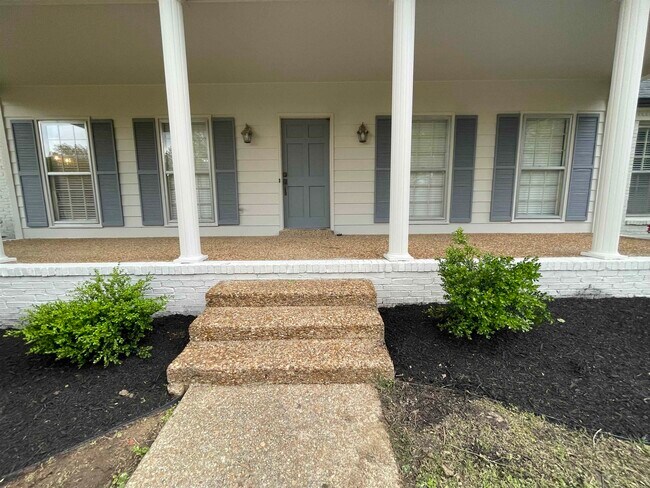 Foto del edificio - 2420 Stratfield Dr