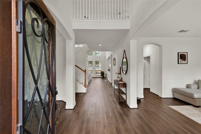 Foto del edificio - 24823 Haverford Rd