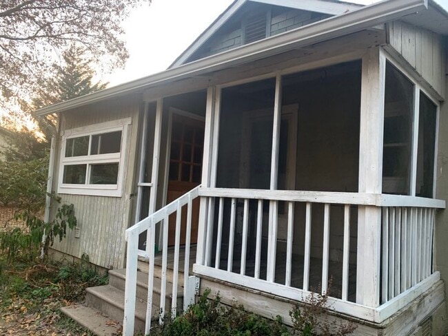 Building Photo - 2606 Corral Rd
