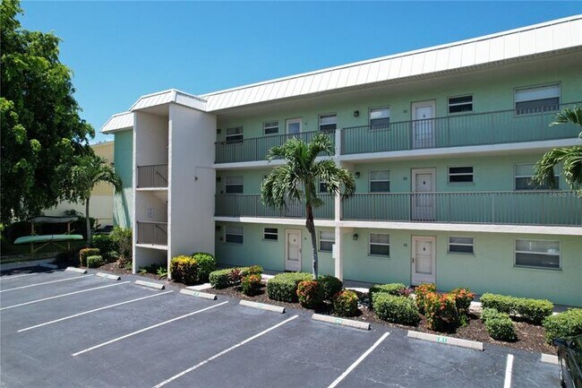 Building Photo - 9200 Midnight Pass Rd