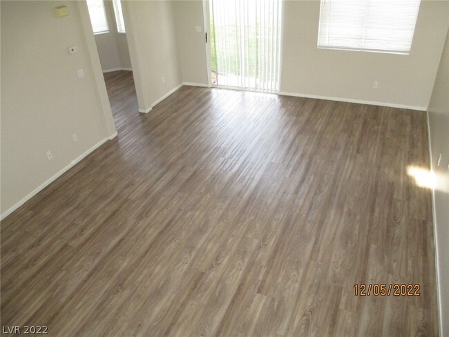 Building Photo - 5316 Vista Hermosa Ave