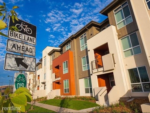 Foto del edificio - 3131 Roslyn Way