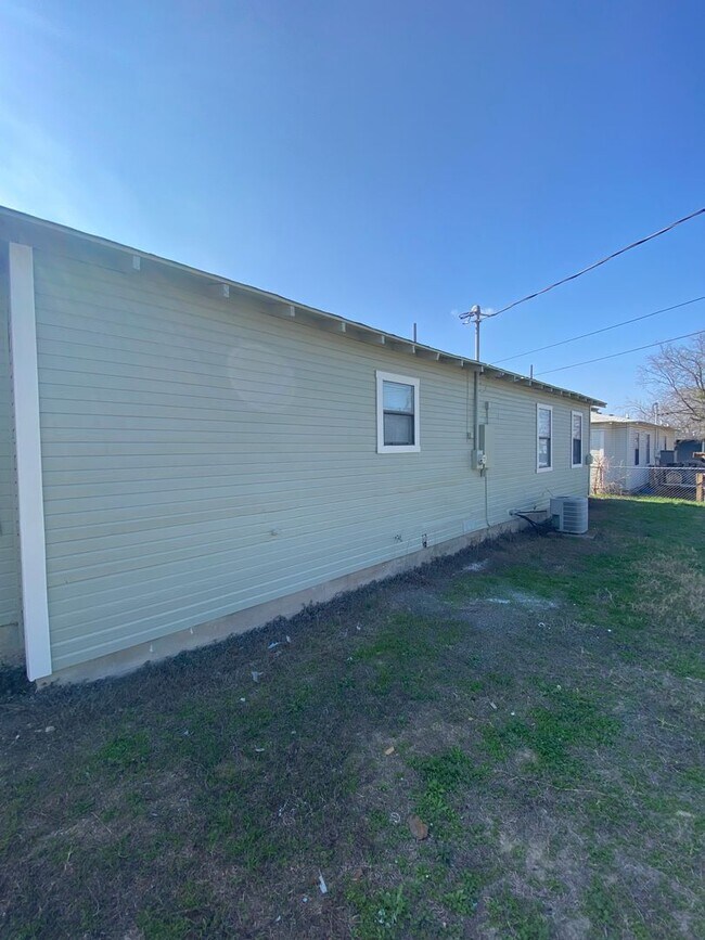 Foto del edificio - Charming newly renovated 3 bedroom 2 bath home