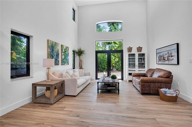 Foto del edificio - 14950 SW 76th Ct