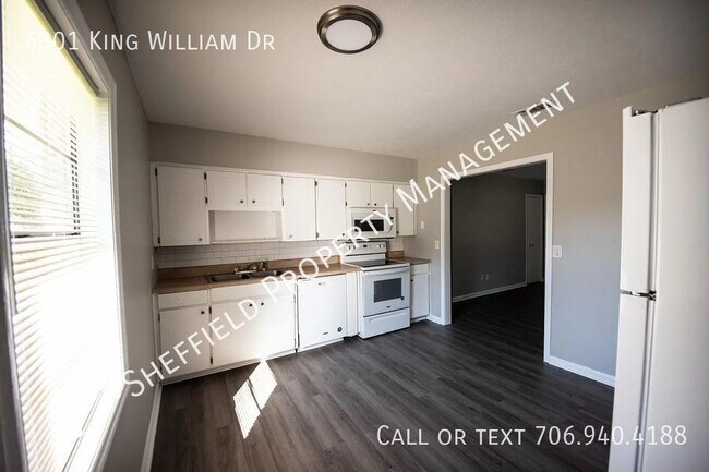 Building Photo - Home Available Today!!