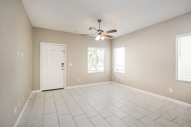 Foto del edificio - 7708 Twirling Yarn Ct