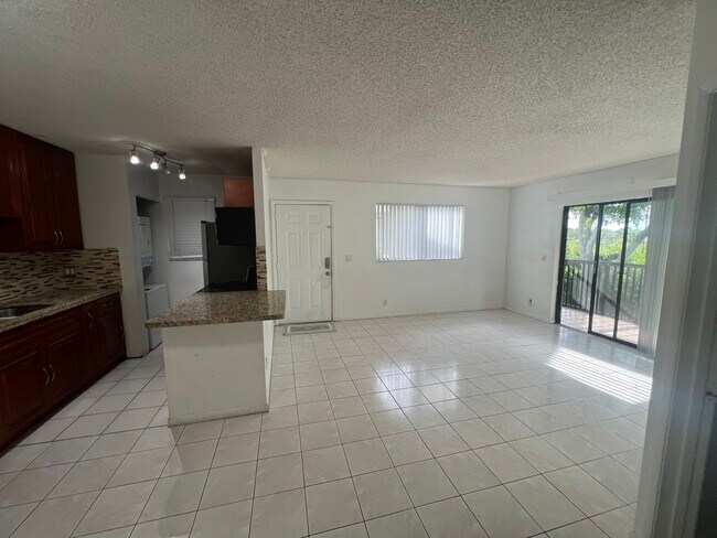 Building Photo - 588 Trace Cir