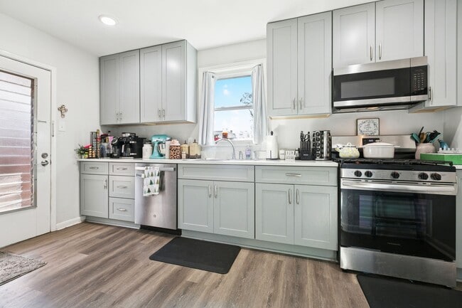 Foto del edificio - 6805 Merle St