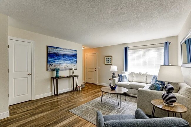 Foto del edificio - Cypress West Apartments