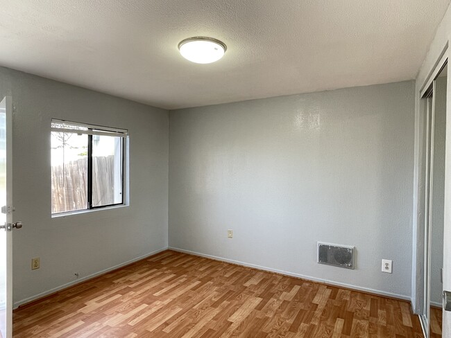 Building Photo - 1551 45th Ave