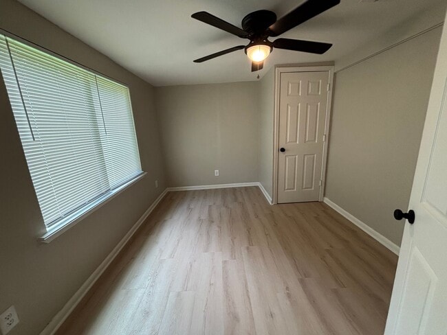 Building Photo - 2608 E Cavett Dr