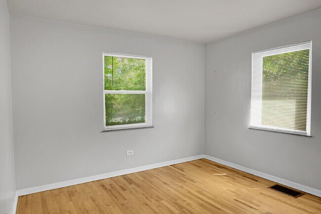 Foto del edificio - $2,695.00 - 3 Beds, 2 Bath, Duplex in Denv...