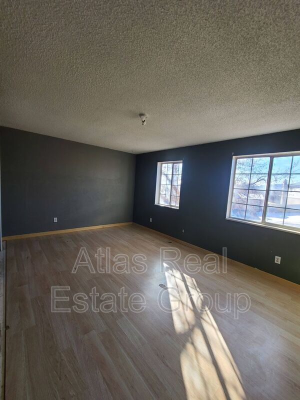 Building Photo - 9327 W Nova Ave