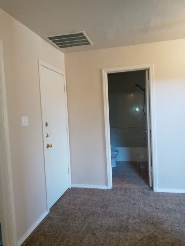 Primary Photo - VENTANA RANCH-Bedroom,Full Bath Downstairs!!!
