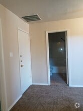 Building Photo - 9900 Sunshine Mesa Dr NW