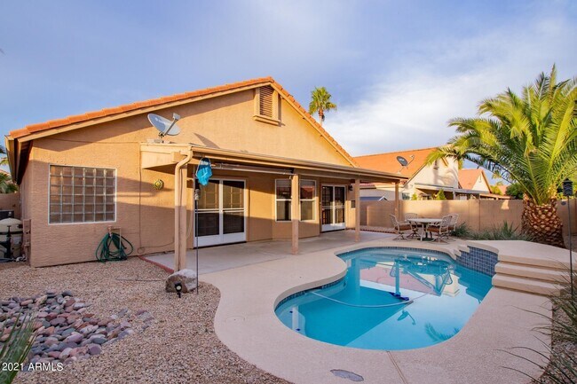 Foto del edificio - 3233 E Hiddenview Dr