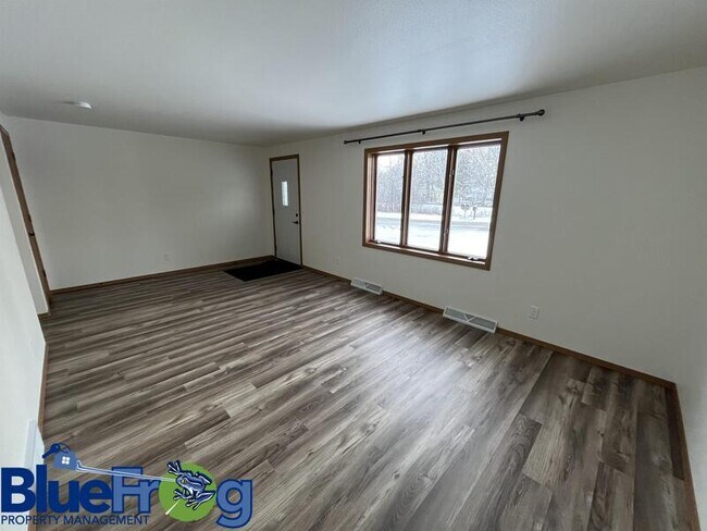 Foto del edificio - 646 Woodlawn Dr