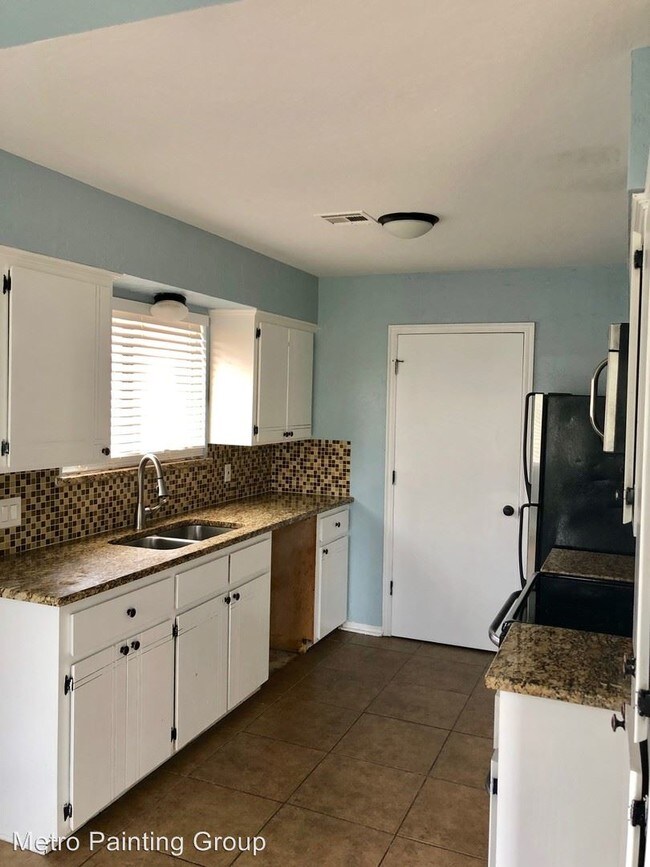 Building Photo - 3 br, 2 bath House - 4022 SW Mesquite