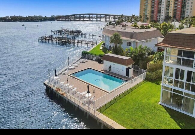 Foto del edificio - 410 Wilma Cir