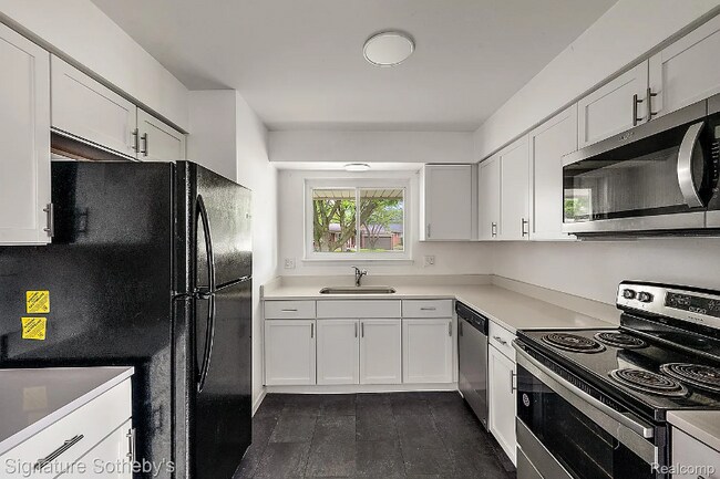 Foto del edificio - 3626 Hillside Dr