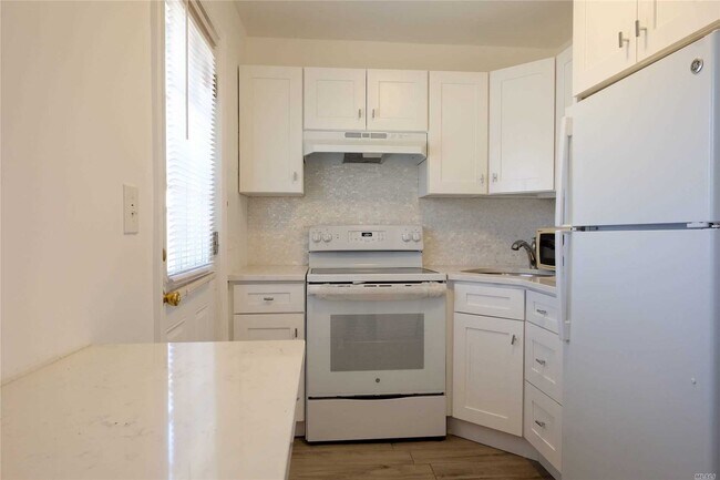 Foto del edificio - 3120 Oceanside Rd
