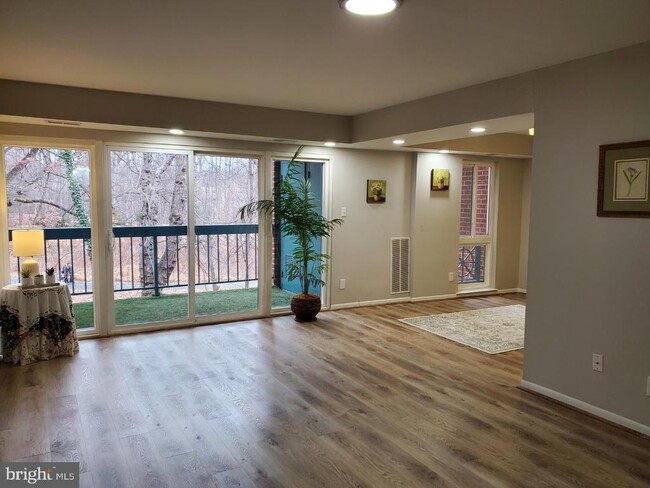 Foto del edificio - 11808 Breton Ct