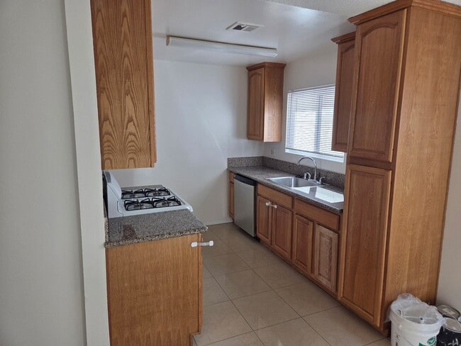 Building Photo - 3947 W 178th St