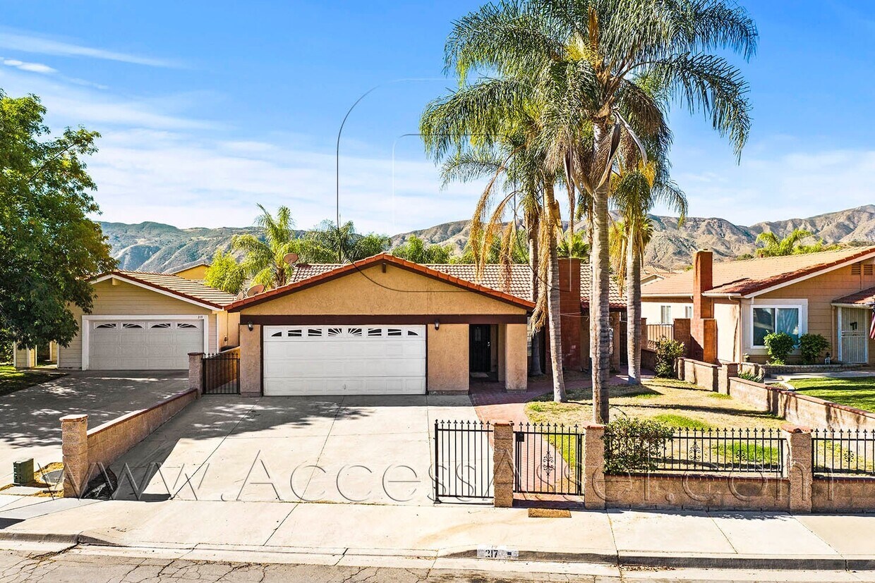 Primary Photo - Stunning 3 Bed/2 Bath Home In Lake Elsinore!