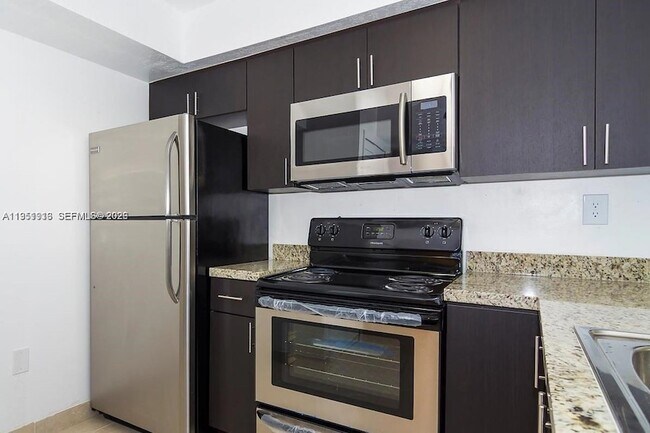 Foto del edificio - 11750 SW 18th St