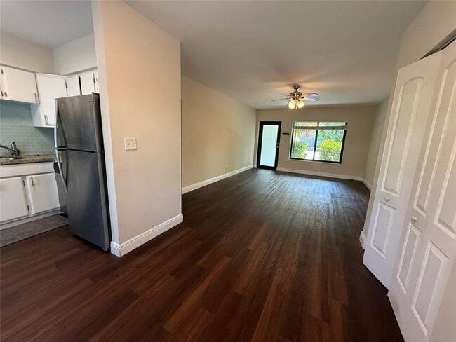 Foto del edificio - 2255 NE 51st St