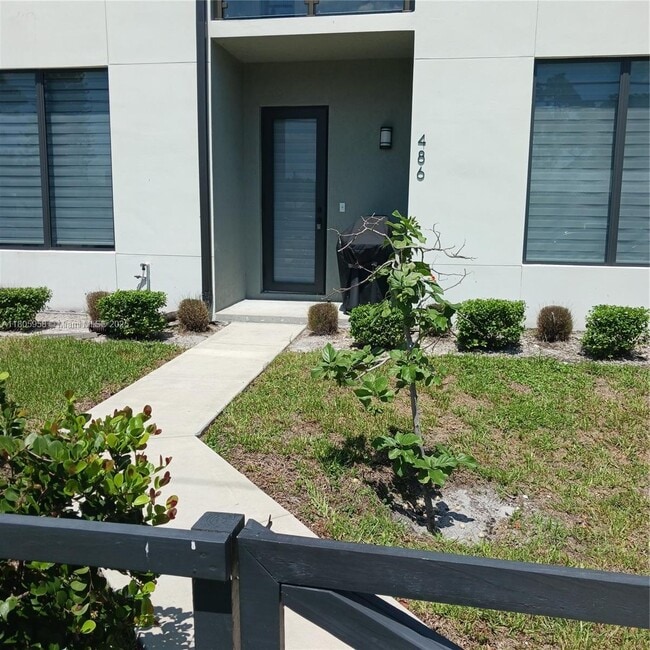 Building Photo - 484 NW 40th Ct