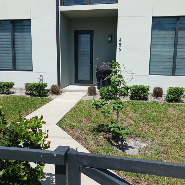 Foto del edificio - 484 NW 40th Ct