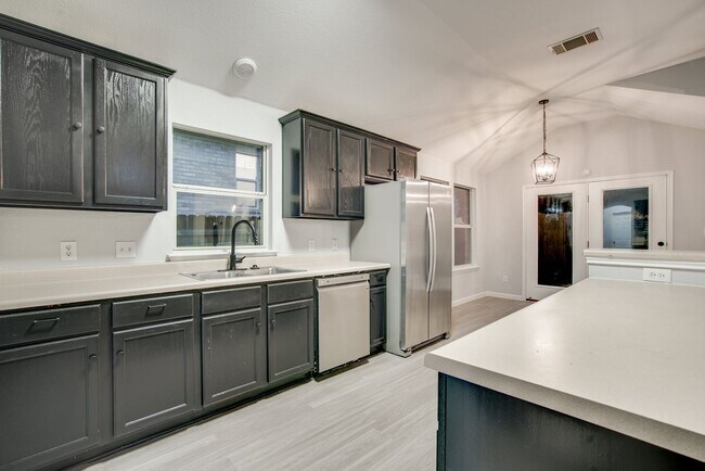 Building Photo - 2512 Century Park Blvd Austin, TX 78727