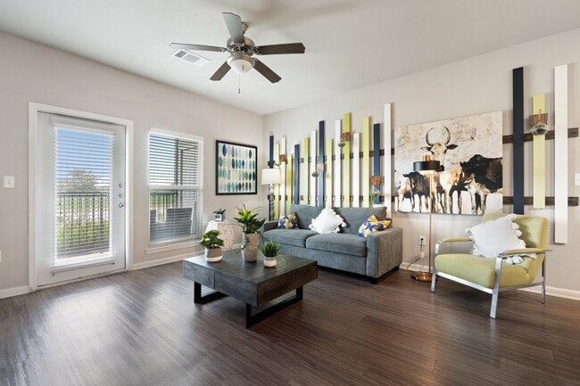 Building Photo - Biltmore at the Park