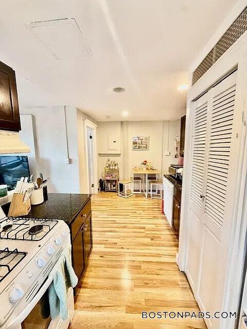 Foto del edificio - 224 Hanover St