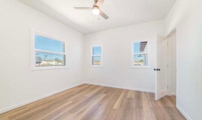 Foto del edificio - 2231 E Helen St