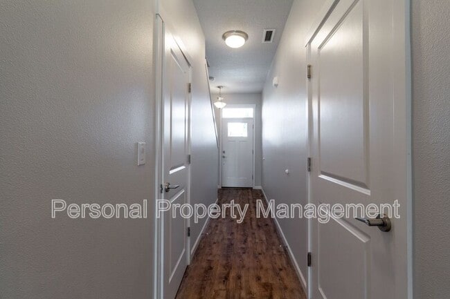 Foto del edificio - 5705 NE 59th Way