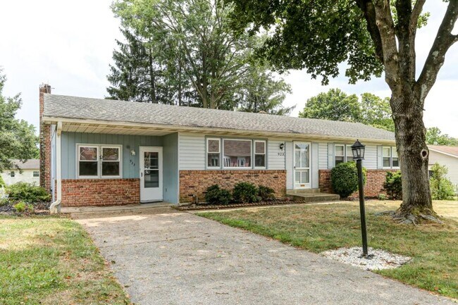 Building Photo - 923 Thornton Dr