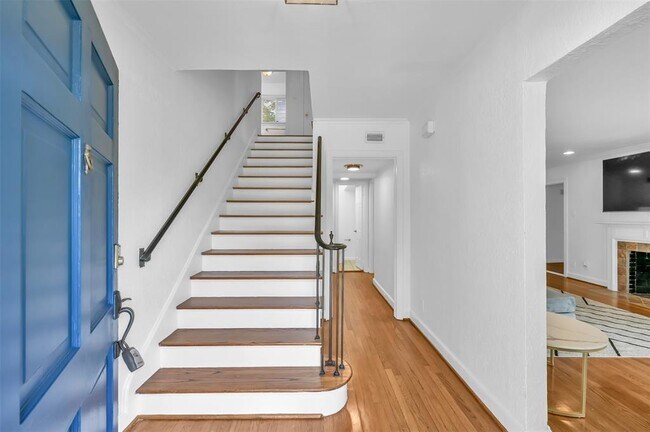 Building Photo - 3215 Milburn St