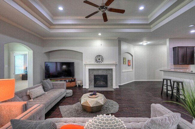 Foto del edificio - 7810 Oak Moss Dr