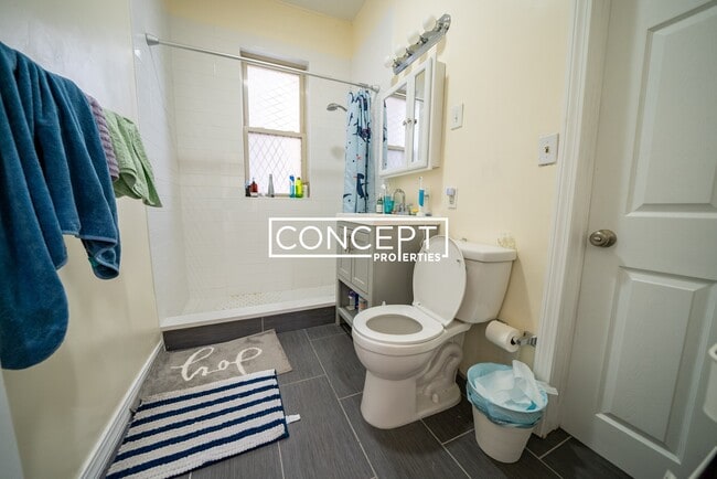 Foto del edificio - 879 Beacon St