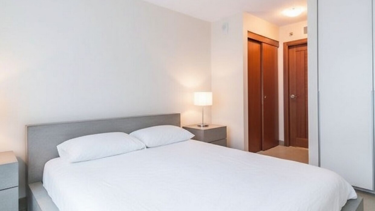 Foto del edificio - 11881 Jefferson Blvd