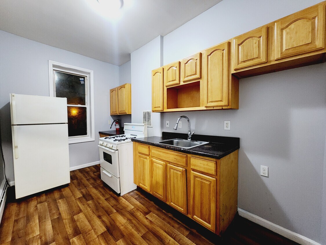 Unit 2 - 100 Wilkinson Ave