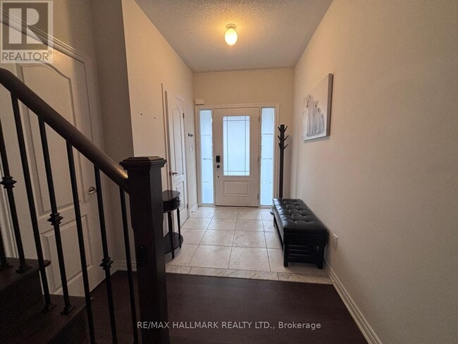 Building Photo - 44 Jardine St