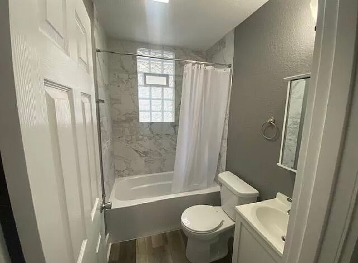 Foto principal - 2427 N 21st St