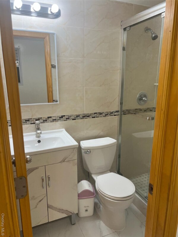 Foto del edificio - 170-11 Lithonia Ave