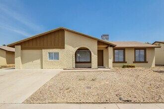Building Photo - 9103 N 63rd Ln
