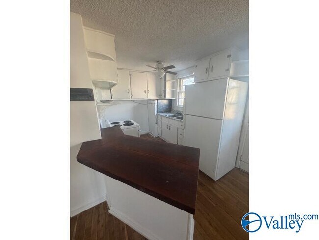 Foto del edificio - 118 Brockway Ave