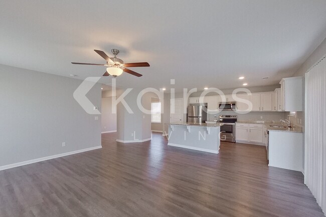 Building Photo - 210 Western Red Cedar Dr