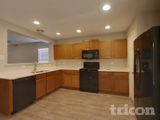 Building Photo - 3839 Cherokee Blvd